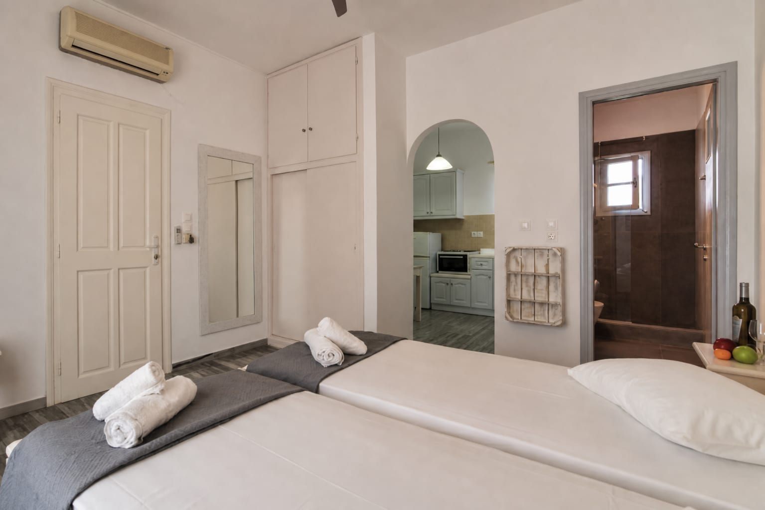 Apartments Tarsa accommodation in Drios village on Paros island