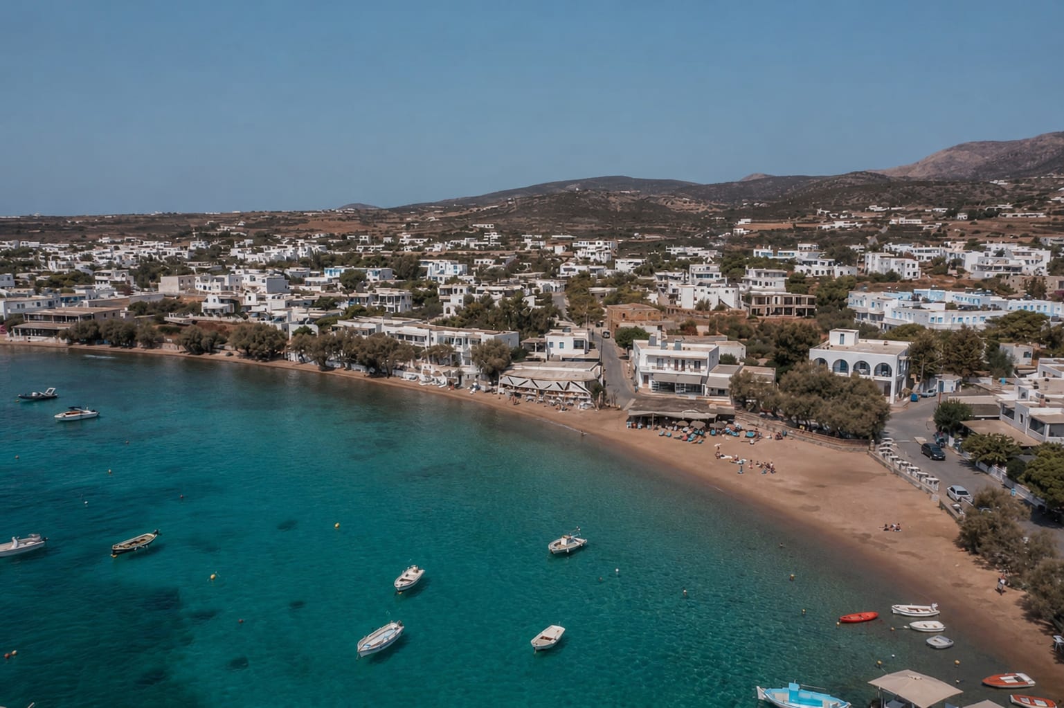 Aliki Beach on Paros with a family-friendly seaside setting