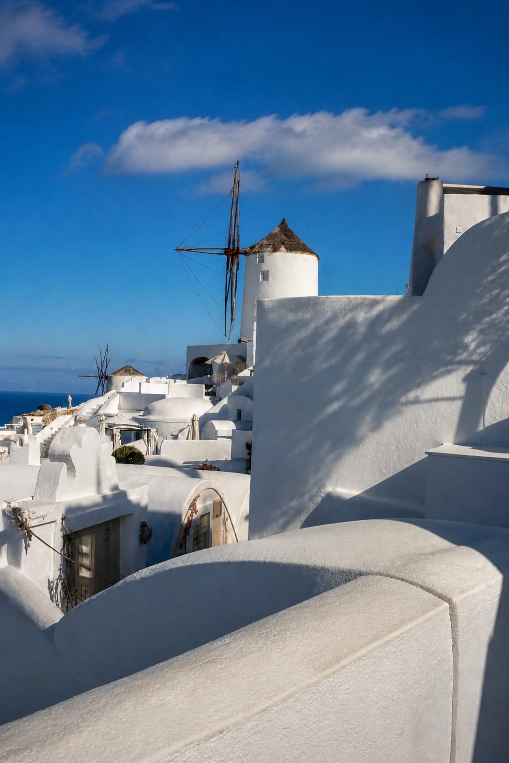 Picturesque streets and cliffside architecture in Oia, Santorini